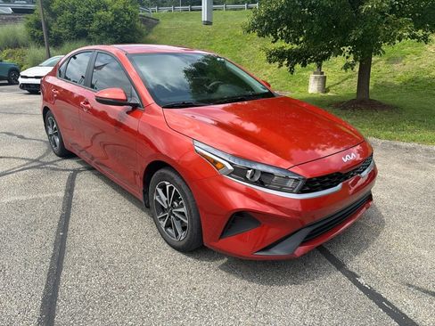 Used 2024 Kia Forte LXS w/ LXS Technology Package FWD image 1