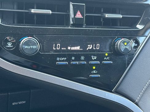 Used 2023 Toyota Camry XSE FWD image 18