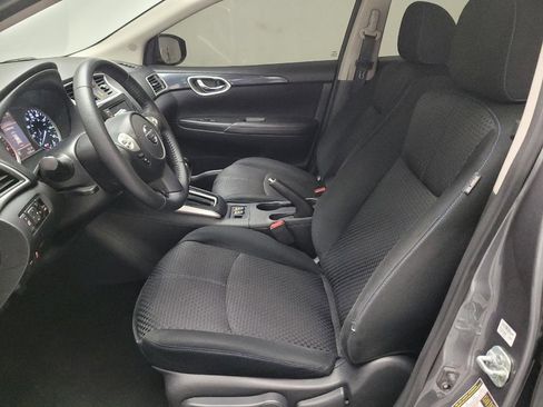 Used 2019 Nissan Sentra SR image 17