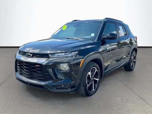 Used 2021 Chevrolet TrailBlazer RS w/ Technology Package FWD image 3