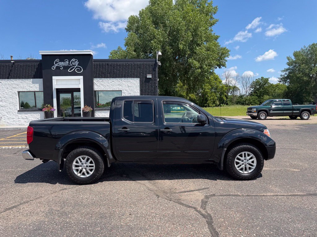 Used 2019 Nissan Frontier SV AWD/4WD image 3