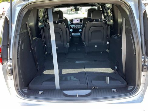 New 2026 Chrysler Pacifica Limited w/ Trailer Tow Group FWD image 27