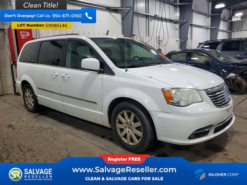 Used 2014 Chrysler Town & Country Touring FWD image 5