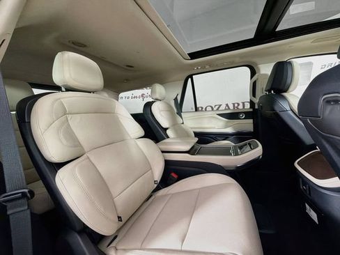 New 2027 Lincoln Navigator Reserve w/ Jet Appearance Package AWD/4WD image 31