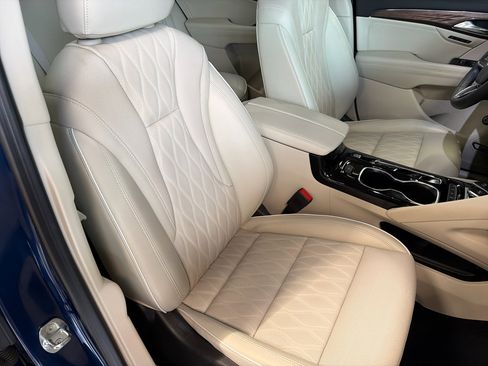 Used 2022 Buick Envision Avenir w/ Technology Package II image 23