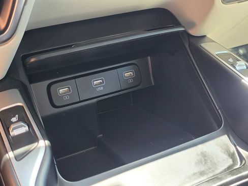 Used 2022 Kia Sorento S FWD image 41