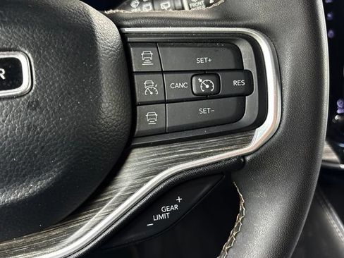 Used 2023 Jeep Wagoneer L Series II AWD/4WD image 25