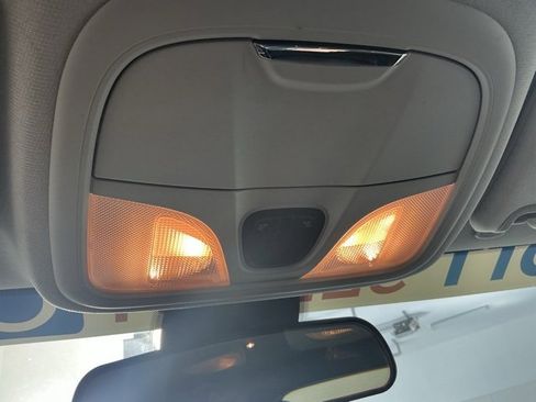 Used 2020 Jeep Cherokee Latitude Plus image 32