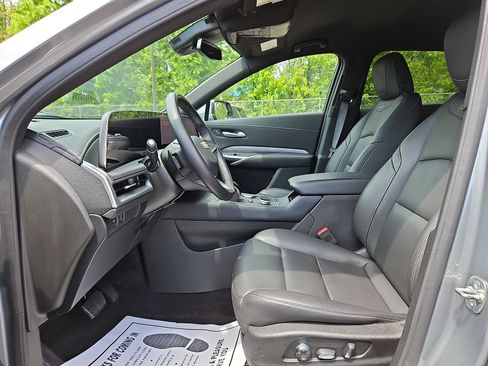 Certified 2025 Cadillac XT4 Premium Luxury AWD/4WD image 13