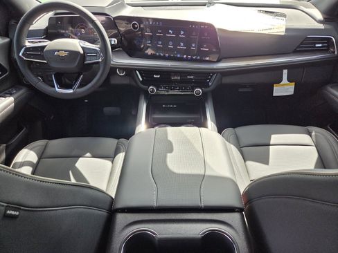 New 2026 Chevrolet Suburban Premier image 9