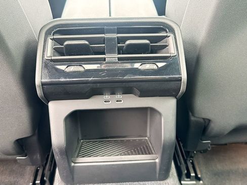 Used 2025 BMW 530i xDrive image 28