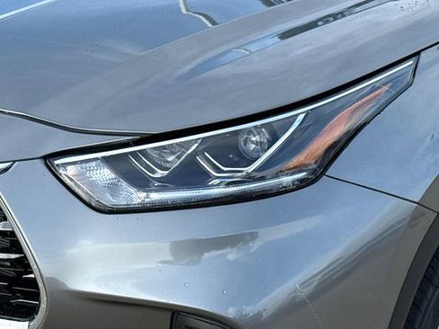 New 2026 Toyota Highlander Platinum AWD/4WD image 4