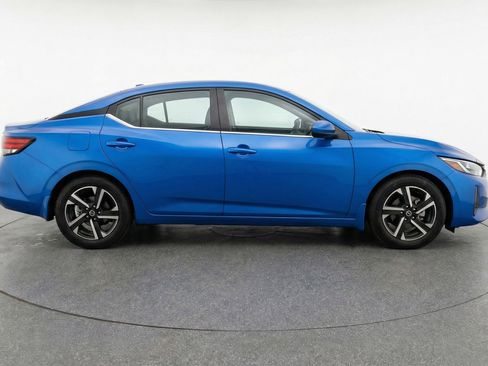 Used 2025 Nissan Sentra SV image 11