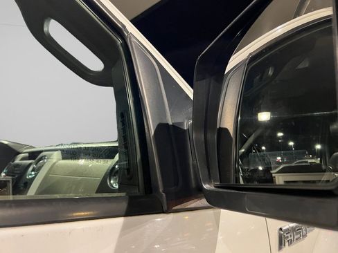 Used 2010 Ford F150 XLT image 8