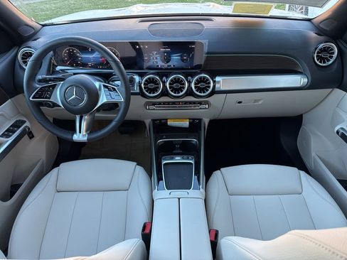 New 2026 Mercedes-Benz GLB 250 4MATIC image 21