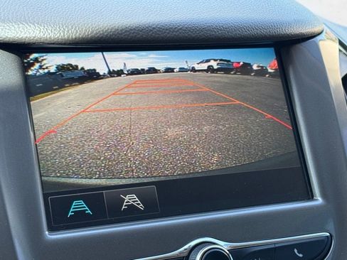 Used 2017 Chevrolet Cruze LT image 23