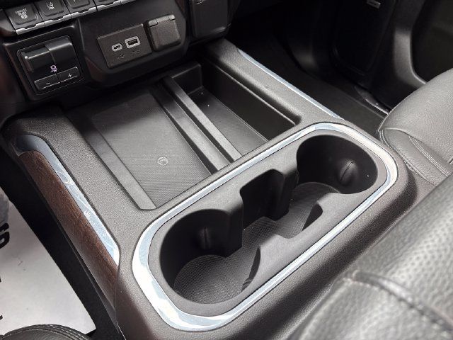 Used 2023 GMC Sierra 3500 Denali w/ Denali Black Diamond Edition AWD/4WD image 19