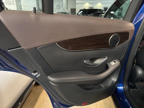 Used 2017 Mercedes-Benz GLC 300 4MATIC image 17