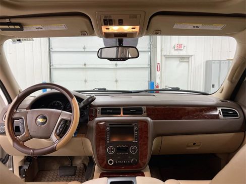 Used 2011 Chevrolet Tahoe LTZ image 10