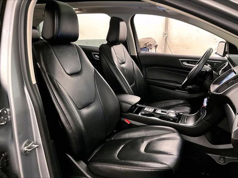 Used 2020 Ford Edge Titanium w/ Equipment Group 301A image 8