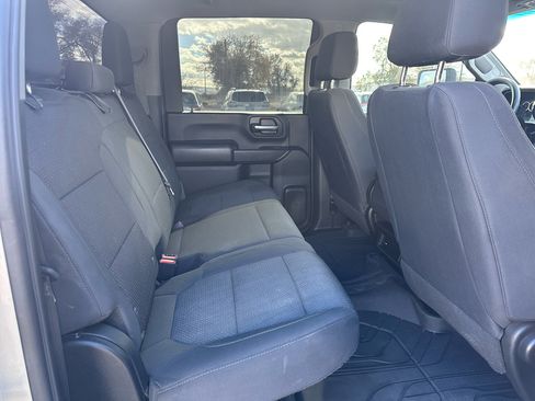 Used 2022 Chevrolet Silverado 2500 Custom w/ Custom Value Package image 10
