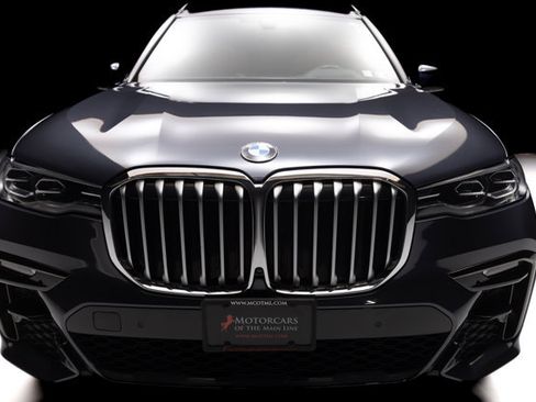 Used 2021 BMW X7 xDrive40i w/ M Sport Package AWD/4WD image 37