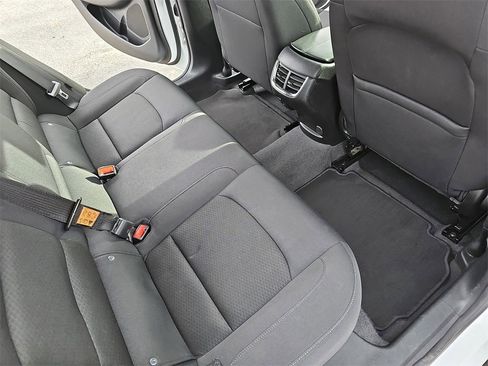 Used 2023 Chevrolet Malibu LT image 11