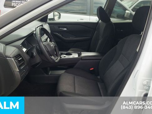 Used 2025 Nissan Rogue SV FWD image 6