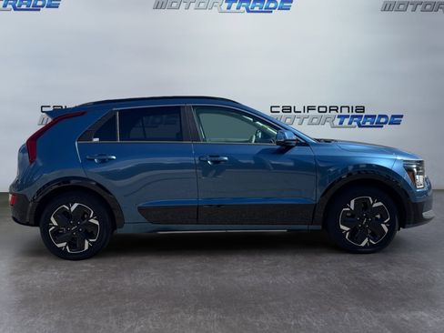 Used 2023 Kia Niro Wind w/ Wind Preserve Package FWD image 4