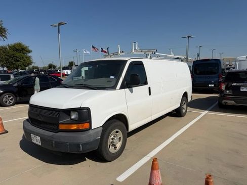 Used 2016 Chevrolet Express 2500 Extended RWD image 2