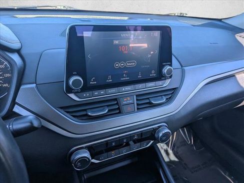 Used 2023 Nissan Altima 2.5 SR image 12
