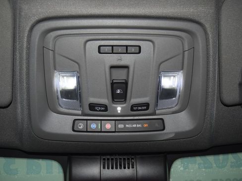 Used 2024 GMC Sierra 3500 SLT w/ SLT Convenience Package AWD/4WD image 57