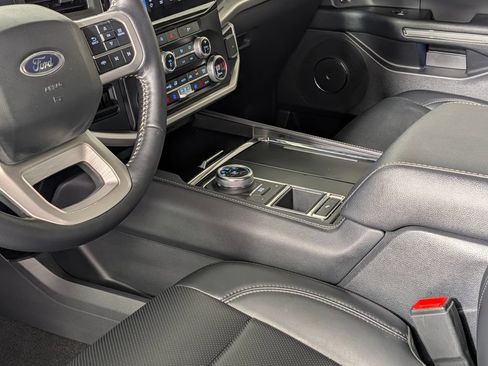 Certified 2024 Ford Expedition XLT RWD image 23