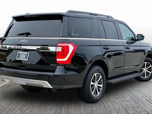 Used 2019 Ford Expedition XLT w/ Equipment Group 201A AWD/4WD image 9