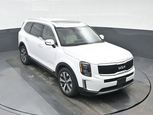 Used 2022 Kia Telluride S AWD/4WD image 29