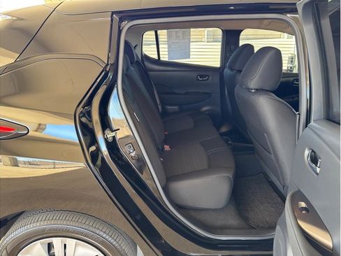 Used 2025 Nissan Leaf S image 13