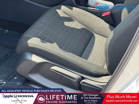 Used 2025 Honda HR-V LX image 8
