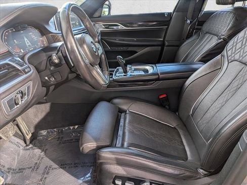 Used 2022 BMW 740i xDrive w/ M Sport Package AWD/4WD image 11