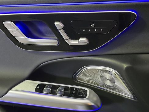 New 2026 Mercedes-Benz E 350 4MATIC Sedan image 9