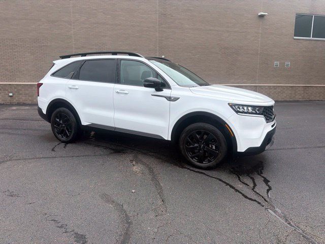 Used 2023 Kia Sorento S w/ Panoramic Sunroof Package AWD/4WD image 3