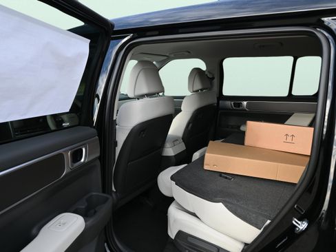 New 2026 Hyundai Santa Fe SE FWD image 11