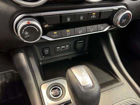 Used 2025 Nissan Sentra SV FWD image 21