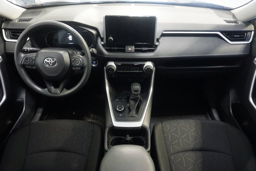 Used 2025 Toyota RAV4 XLE AWD/4WD image 23