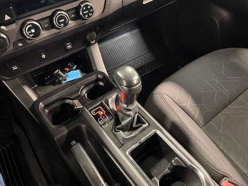 Used 2016 Toyota Tacoma TRD Sport w/ Towing Package image 28