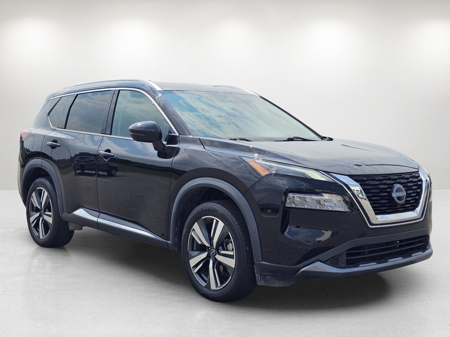 Used 2023 Nissan Rogue SL AWD/4WD image 3