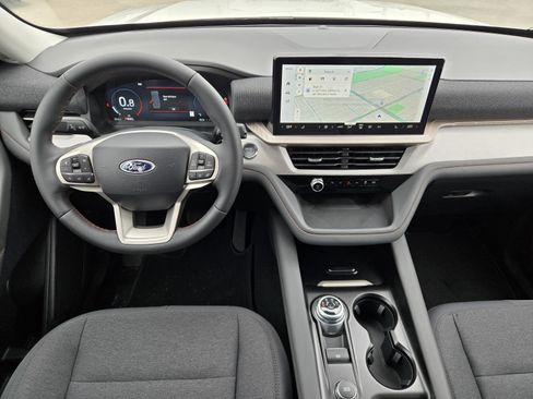 New 2025 Ford Explorer Active image 8