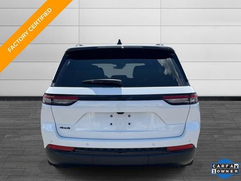 Certified 2025 Jeep Grand Cherokee Altitude w/ MOPAR Finishing Package AWD/4WD image 5