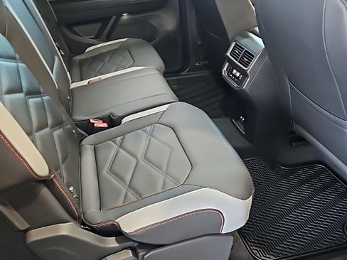 New 2026 Volkswagen Atlas Peak Edition image 17