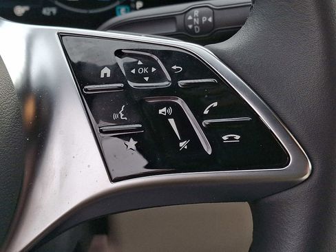 Used 2025 Mercedes-Benz GLA 250 4MATIC image 17