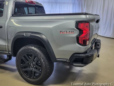 Used 2025 Chevrolet Colorado Trail Boss AWD/4WD image 6